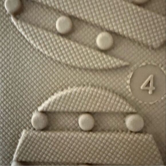 BearPaw Jamie Sheep Wool Lined Youth Moccasin Slippers Iced Coffee Size 4 - Picture 7 of 13